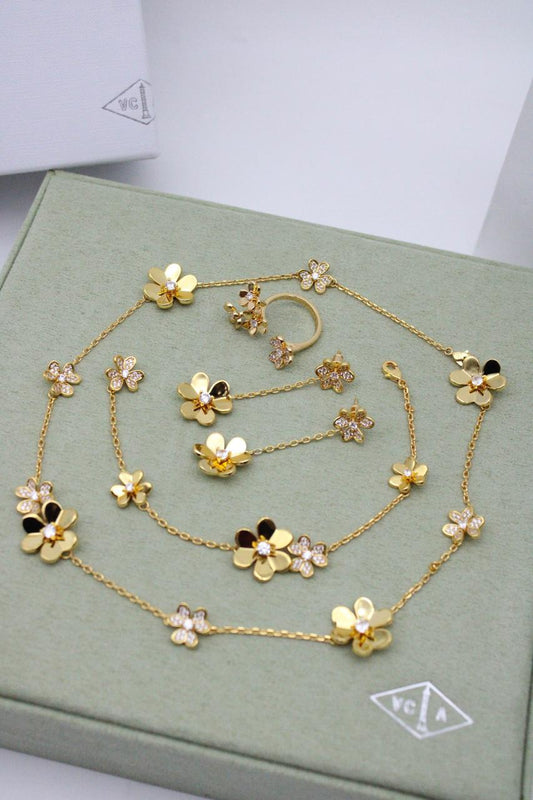 Van cleef jewelry set