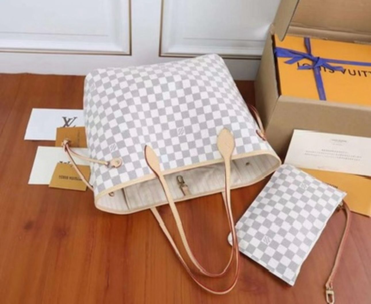 Lv bag tote