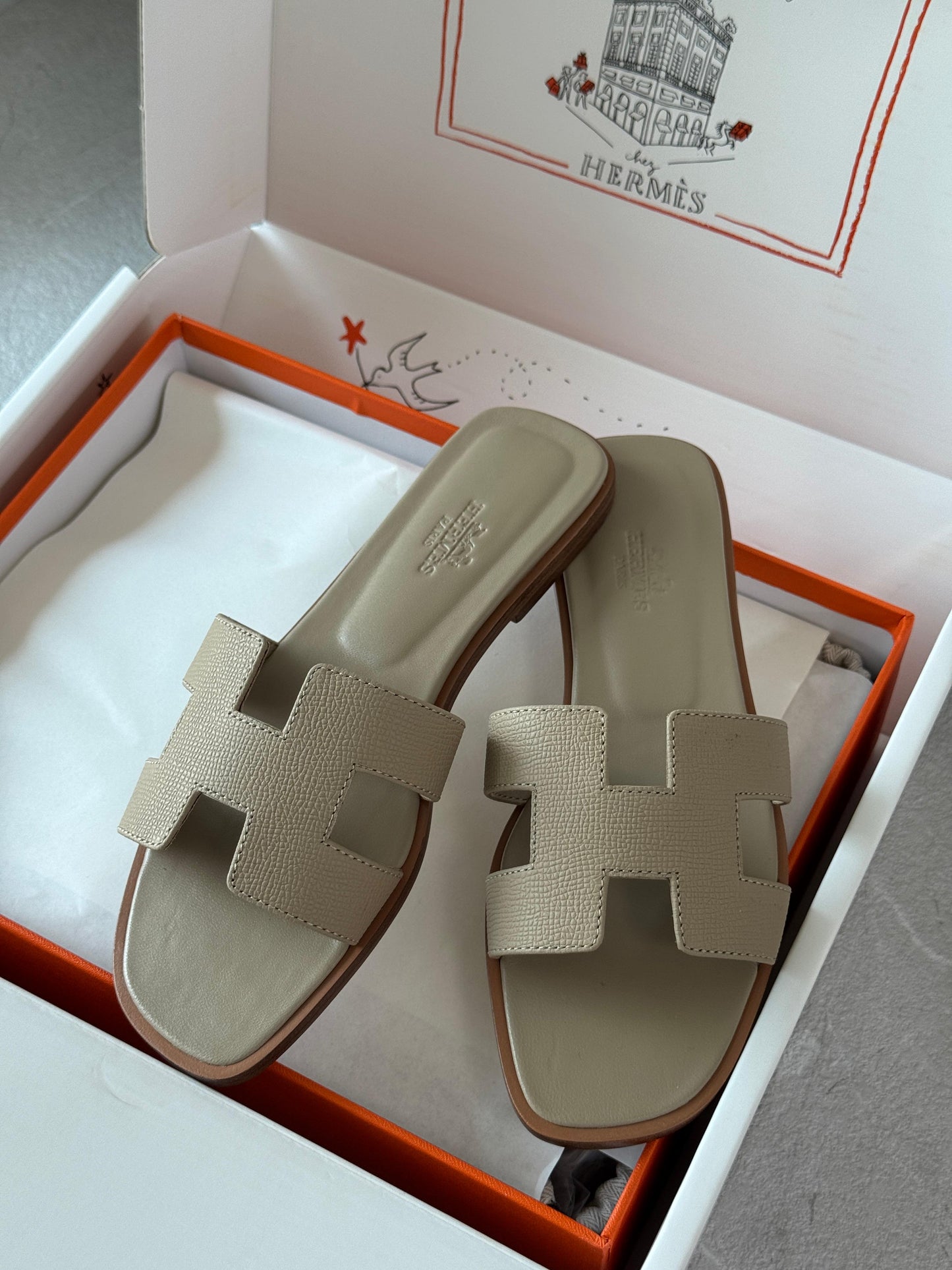 Hermes slippers