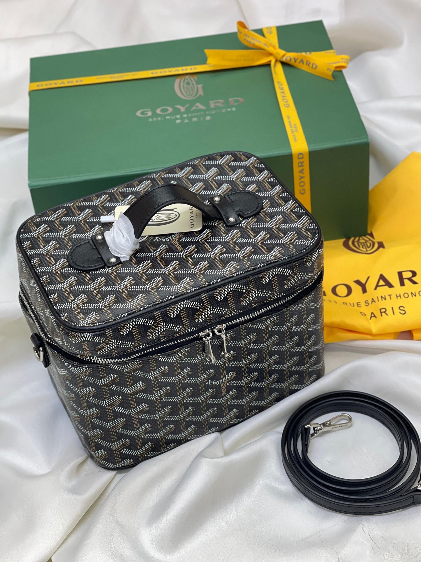 Goyard bag - make up bag