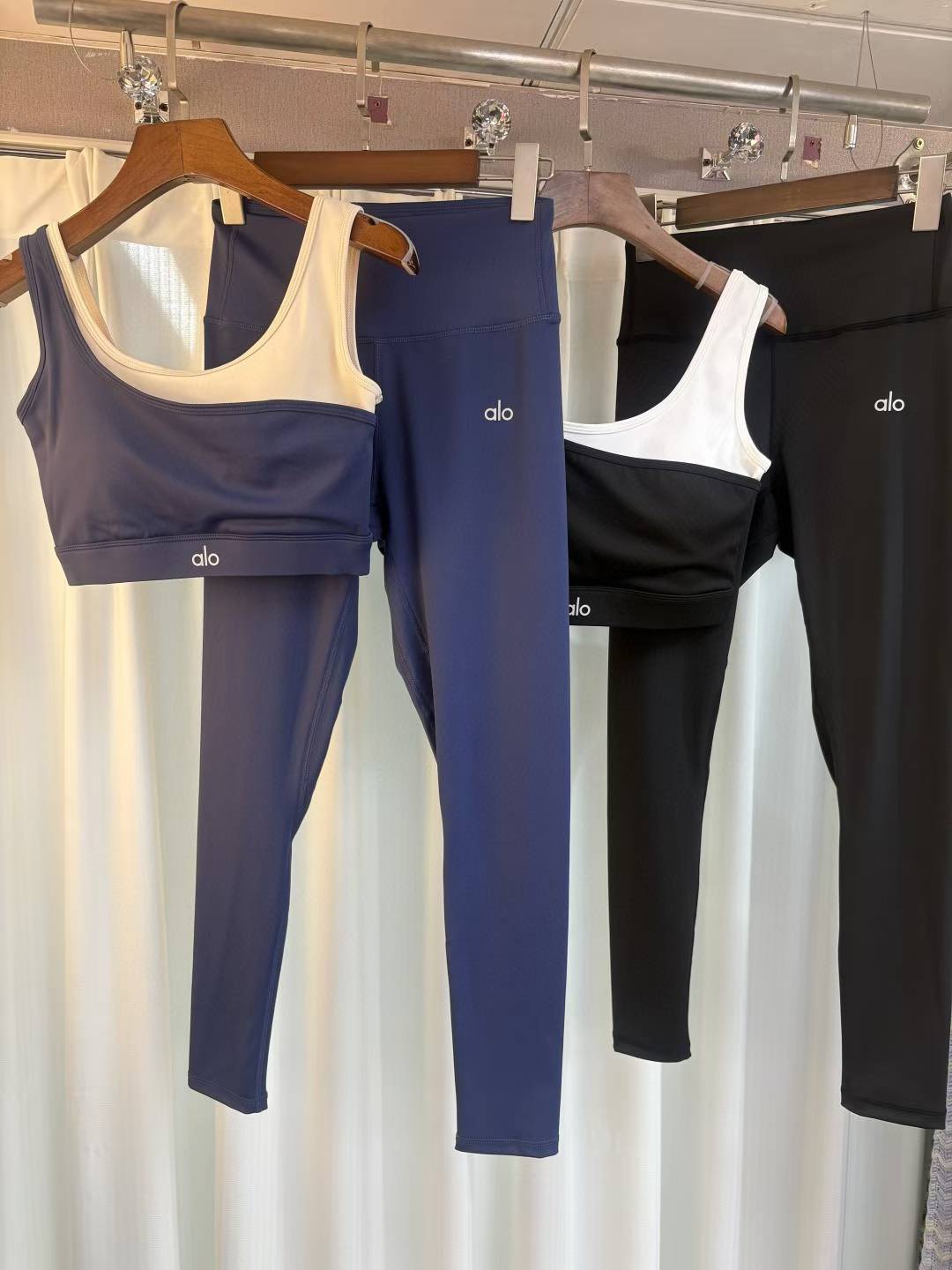 Alo clothes set