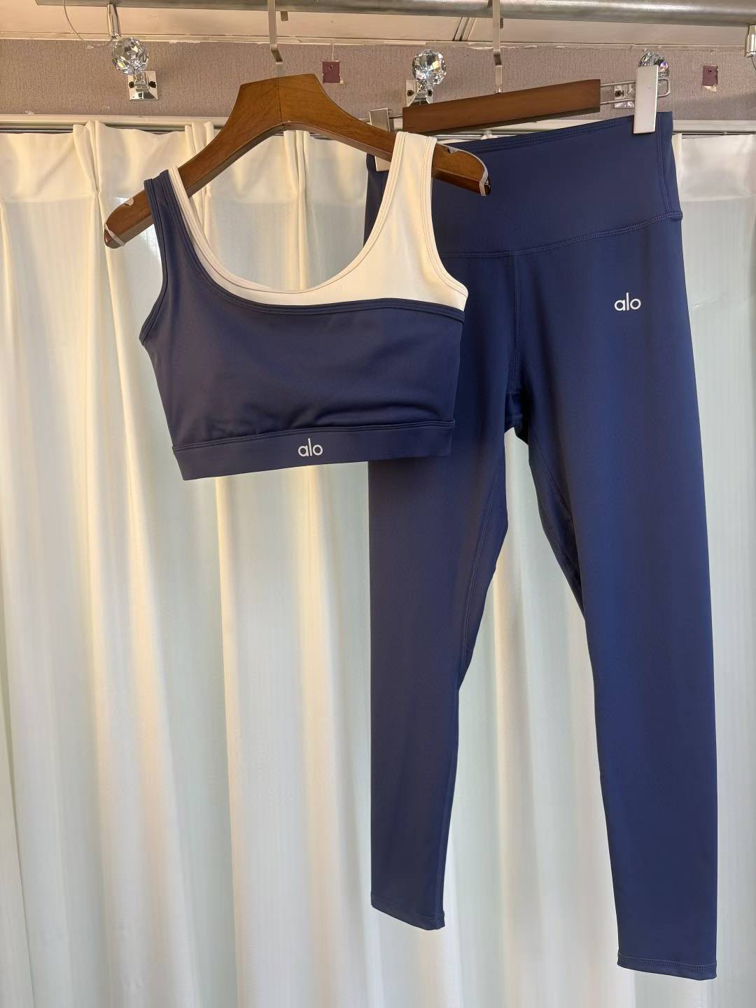 Alo clothes set