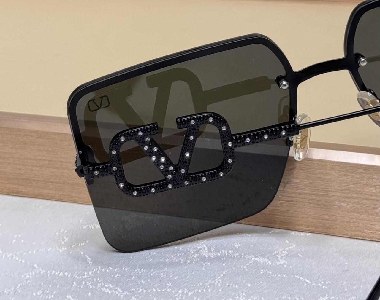Valentino sunglass