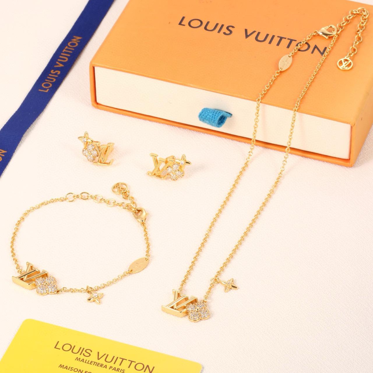 Lv jewelry set