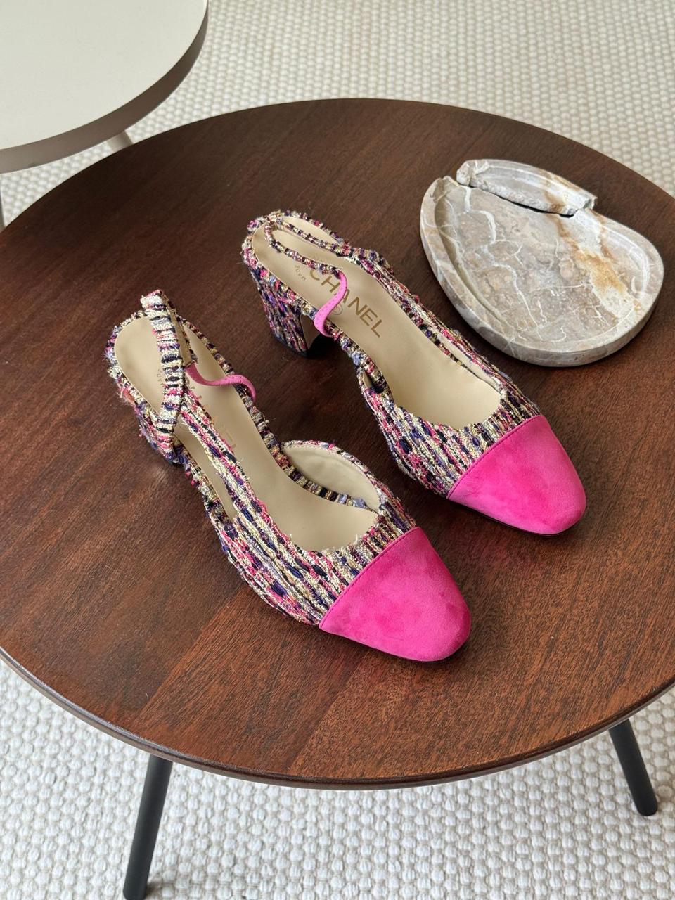 Chanel heels tweed pink