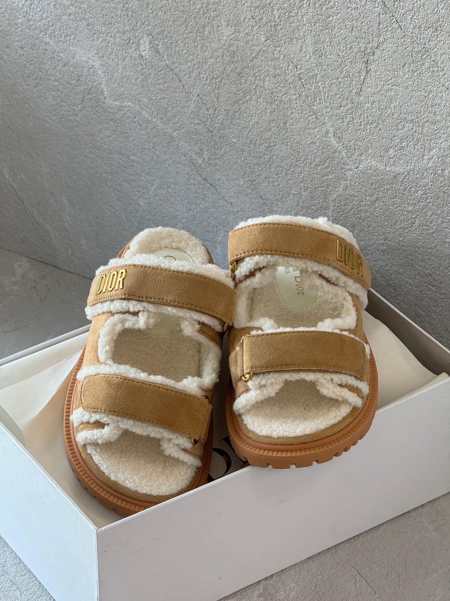 Dior slippers with fur