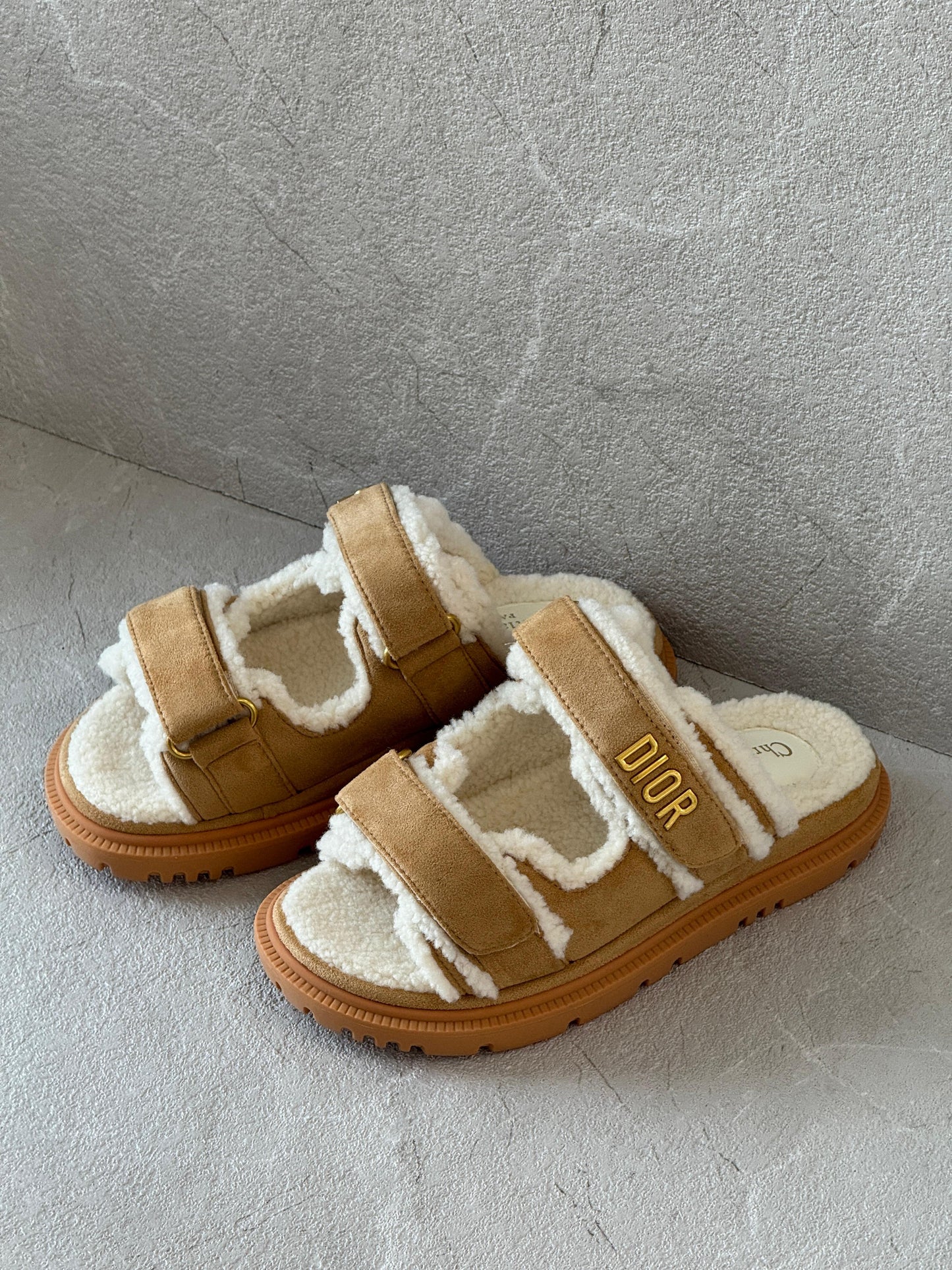 Dior slippers with fur