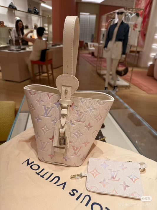 Lv bag tote small