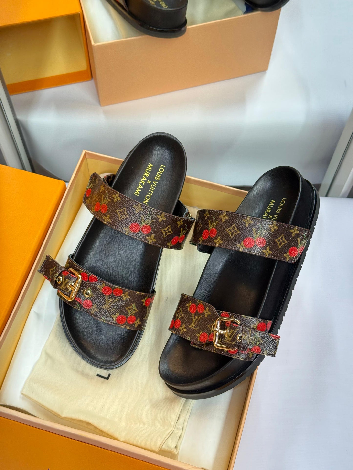 Lv slippers