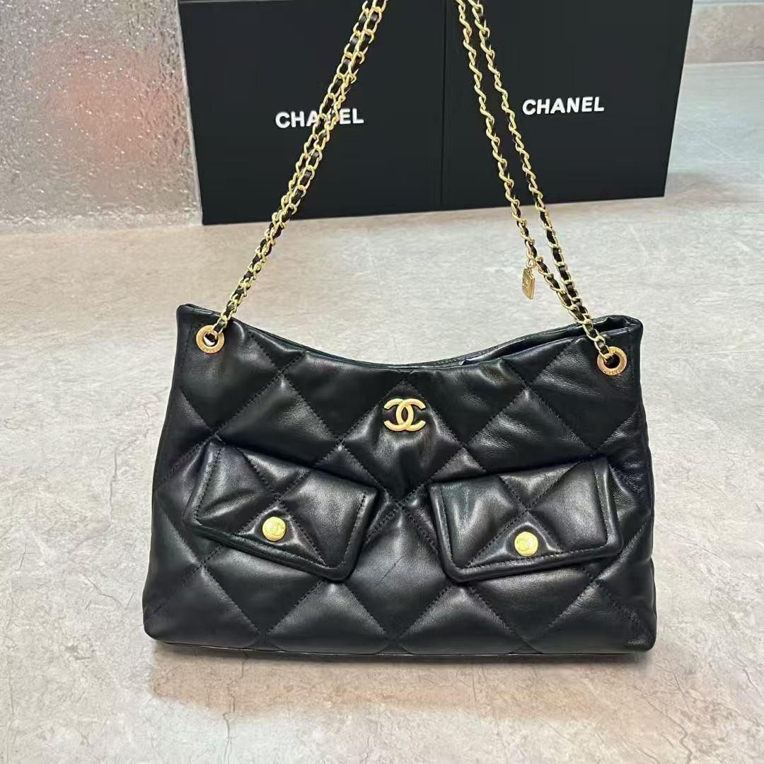 Chanel bag tote