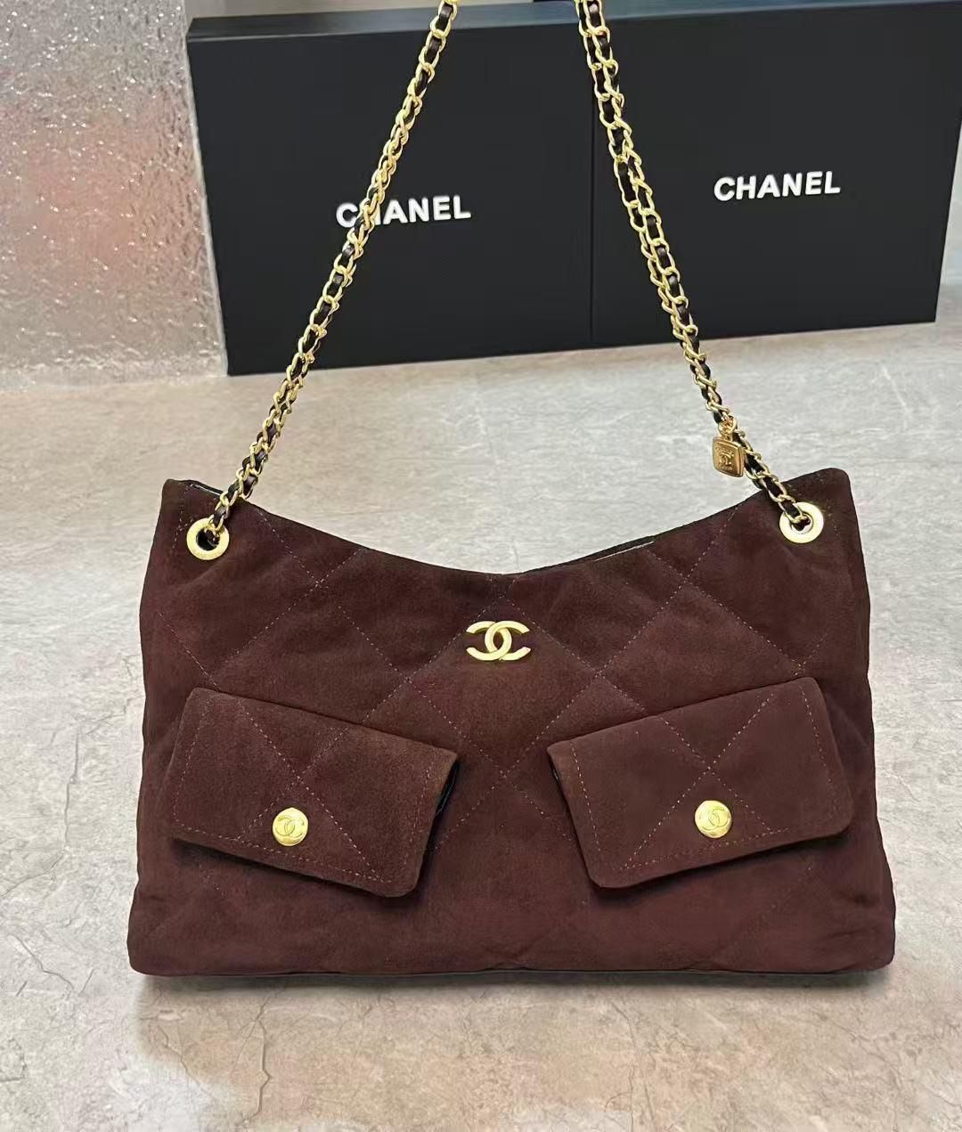 Chanel bag tote