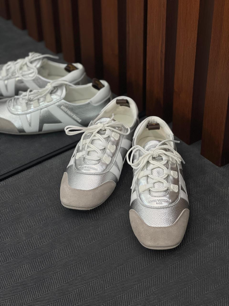 Lv sneakers