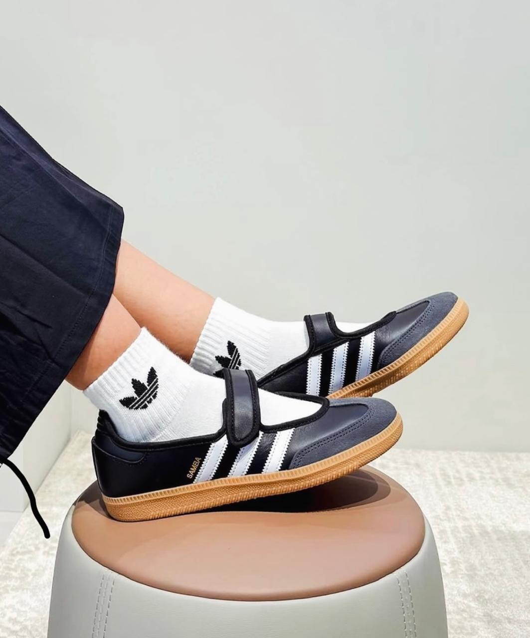 Adidas samba jane sneakers