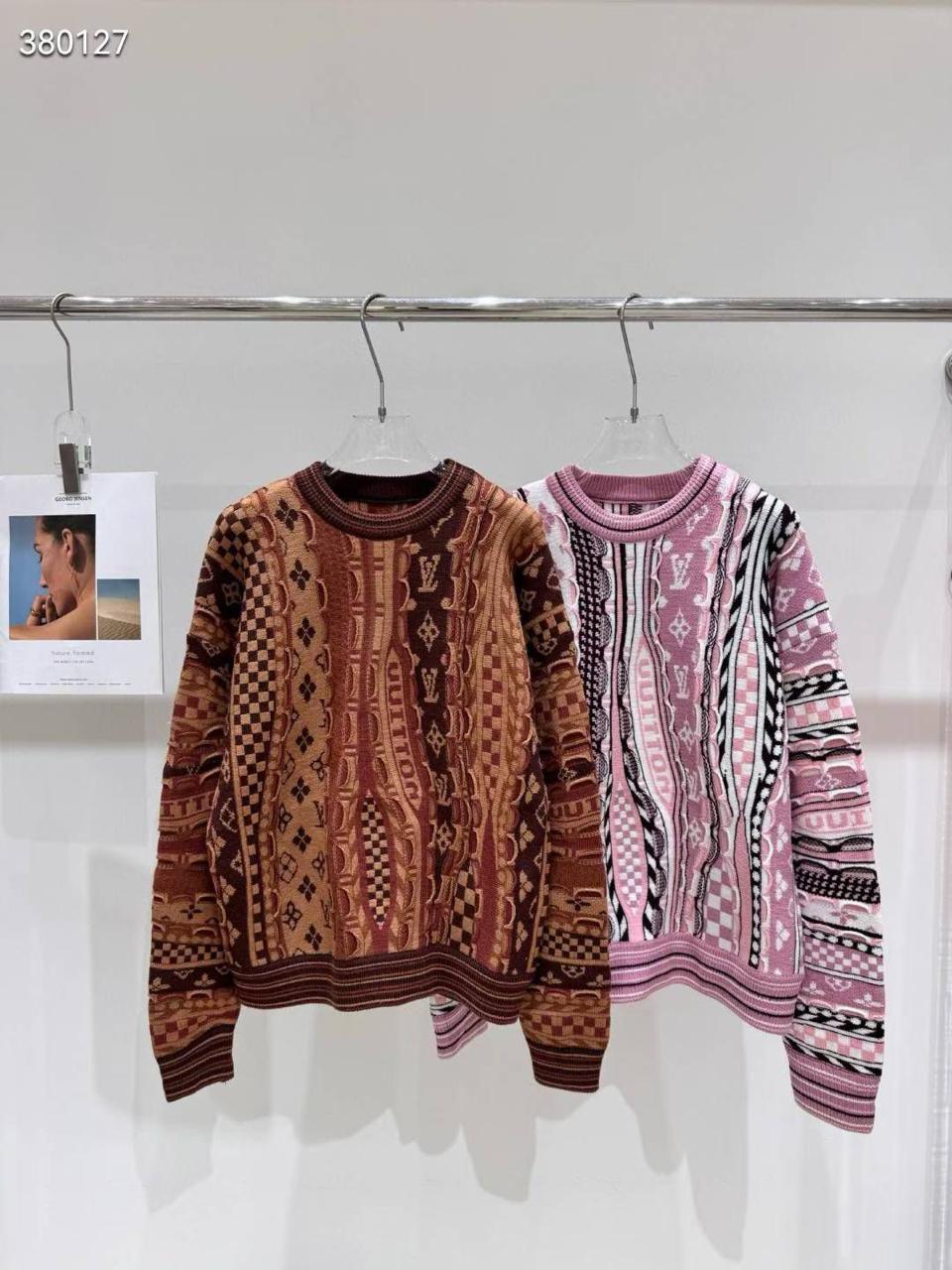Lv sweater
