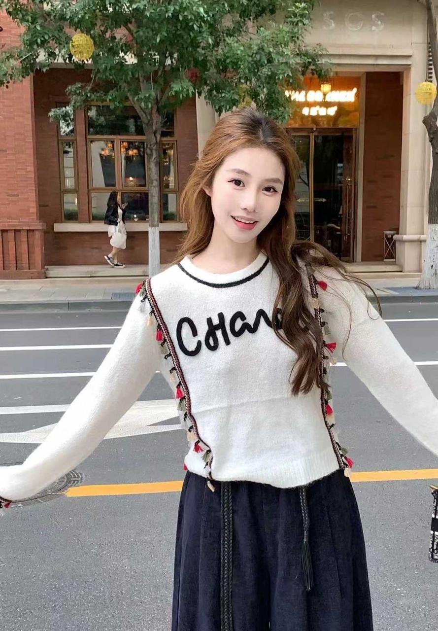 Chanel sweater