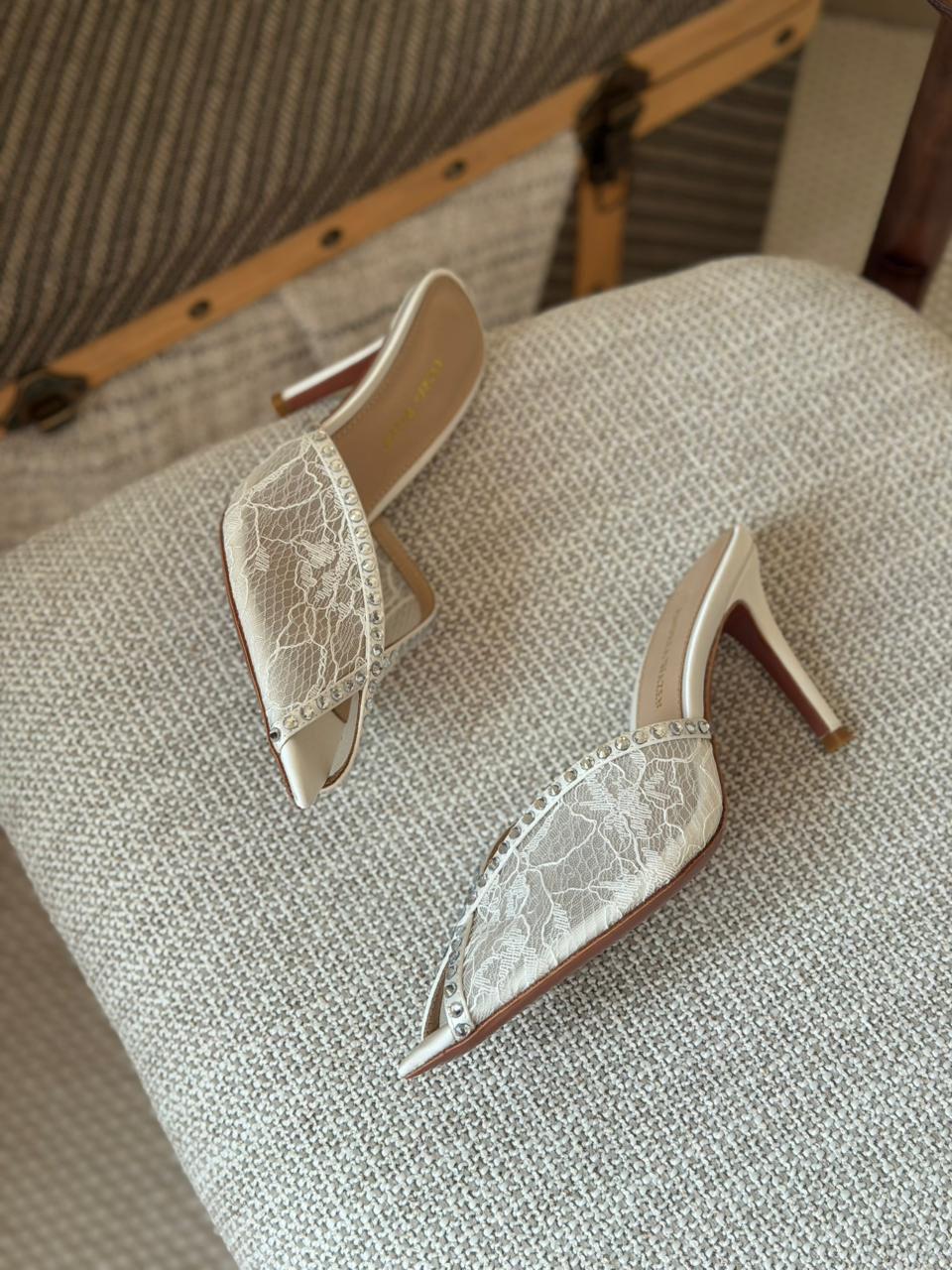 Andrea wazen sandals heels