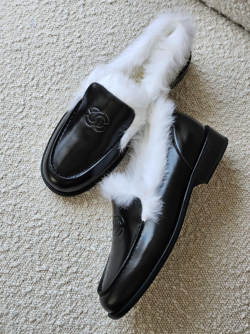 Chanel loafer with fur