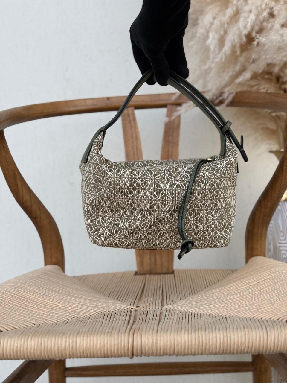 Loewe bag 21 cm