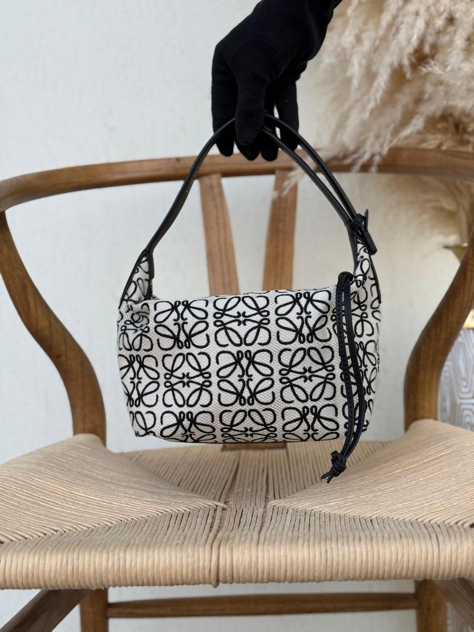 Loewe bag 21 cm