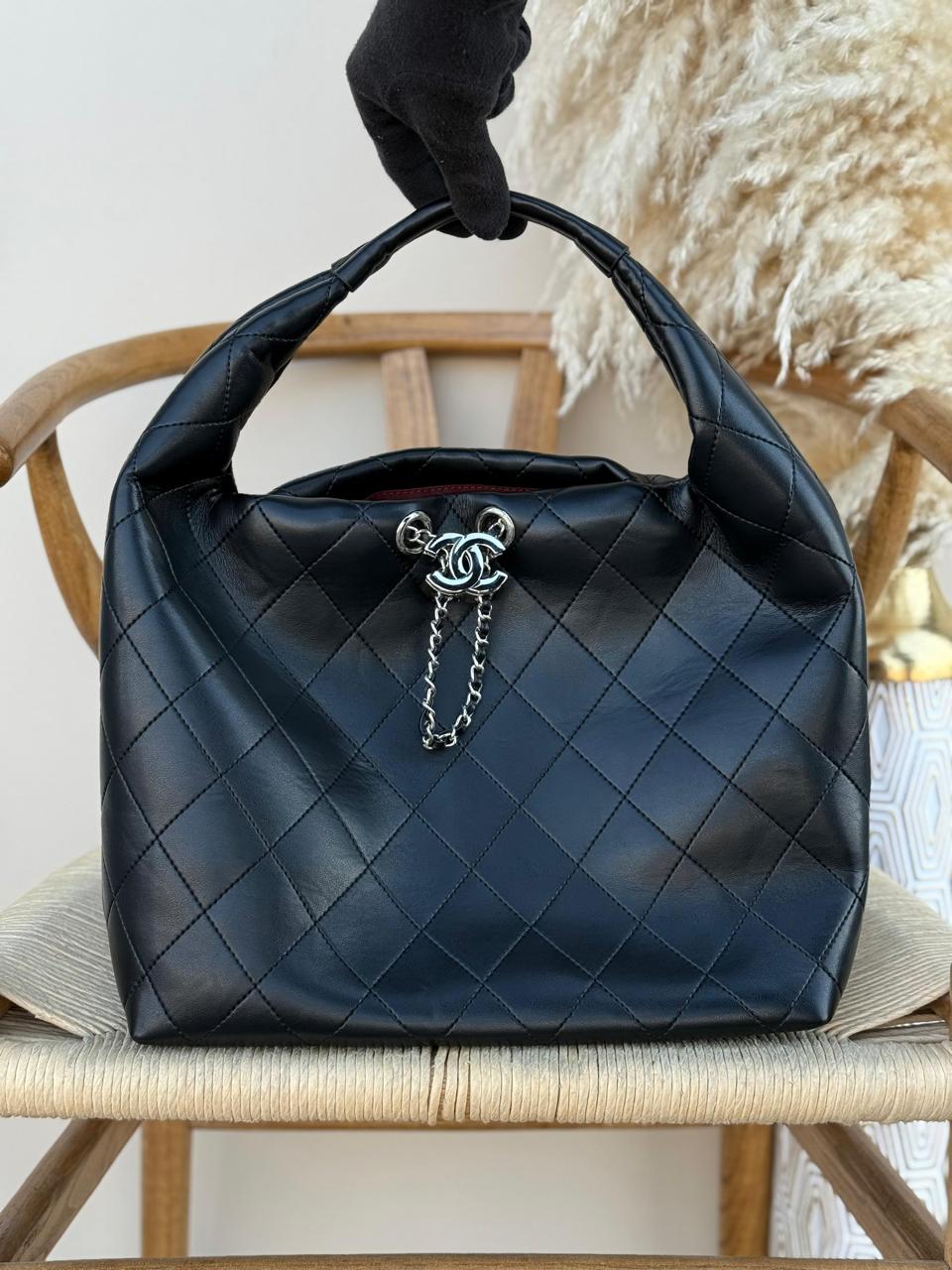 Chanel bag tote