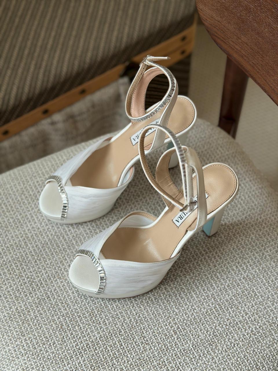 Aquazurra sandals heels