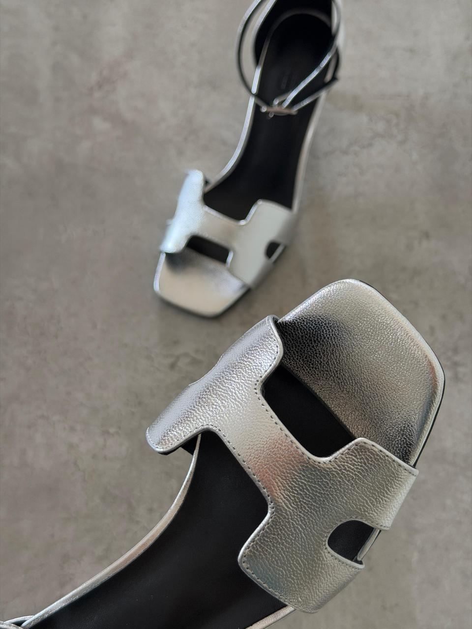 Hermes sandals heels