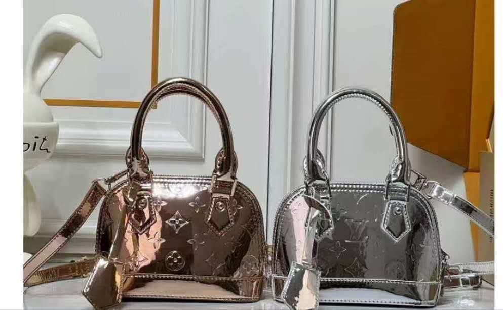 Lv bag mini alma
