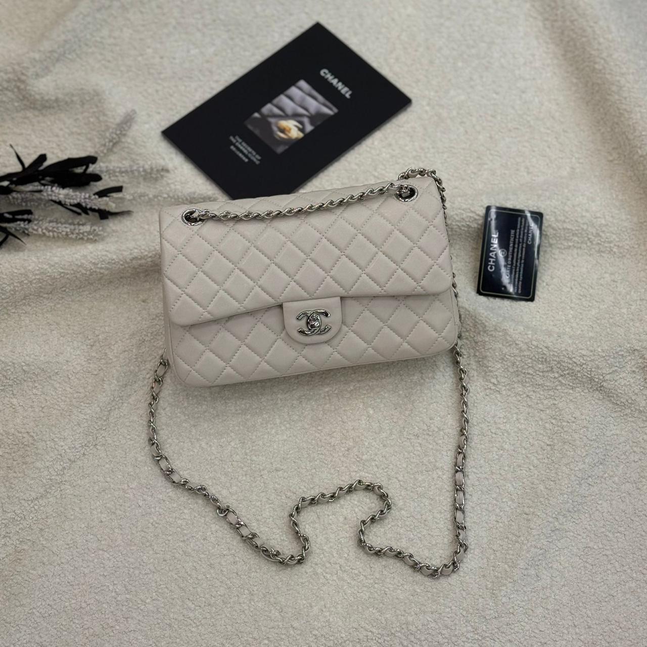 Chanel bag - silver hardware 25 cm