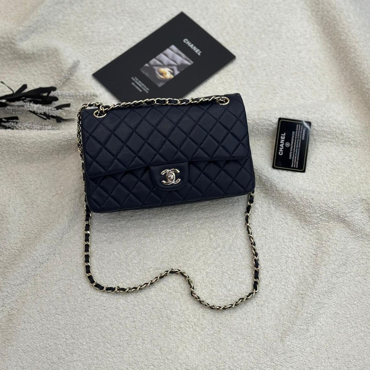 Chanel bag - silver hardware 25 cm