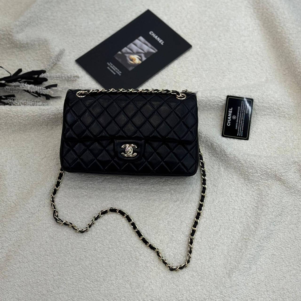 Chanel bag - silver hardware 25 cm