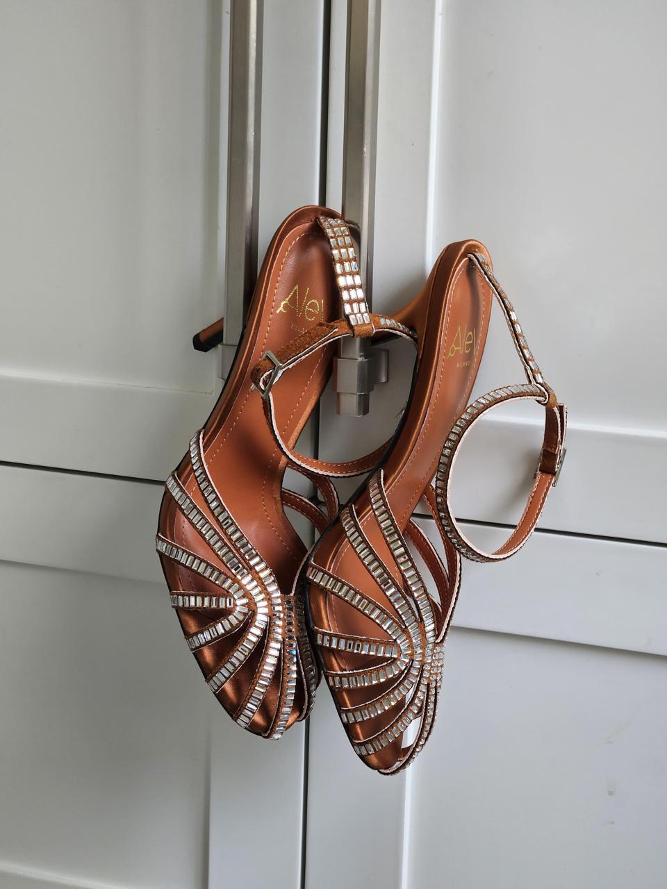 Alevi sandals heels