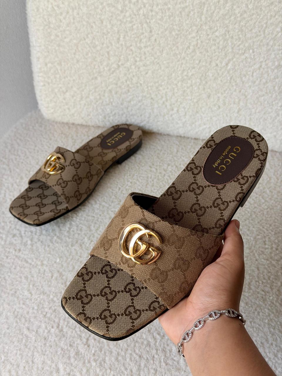 Gucci slippers