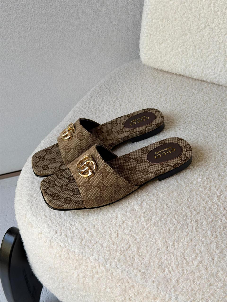 Gucci slippers