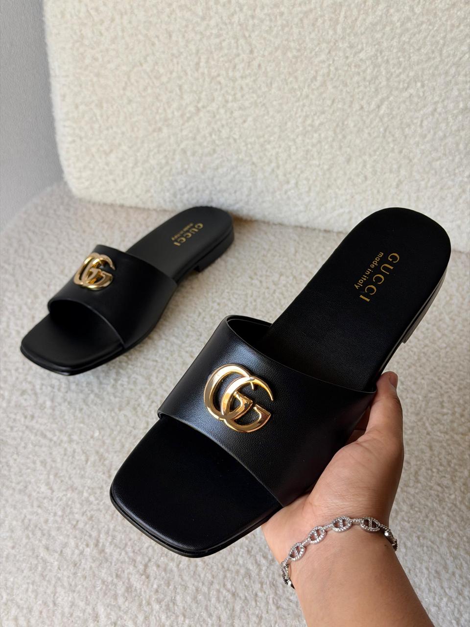 Gucci slippers