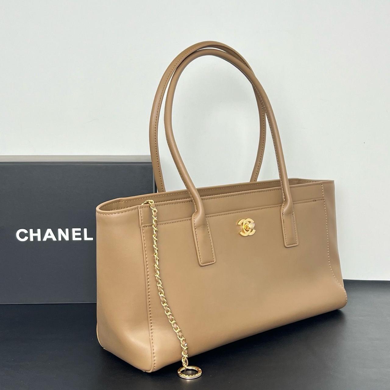 Chanel bag tote