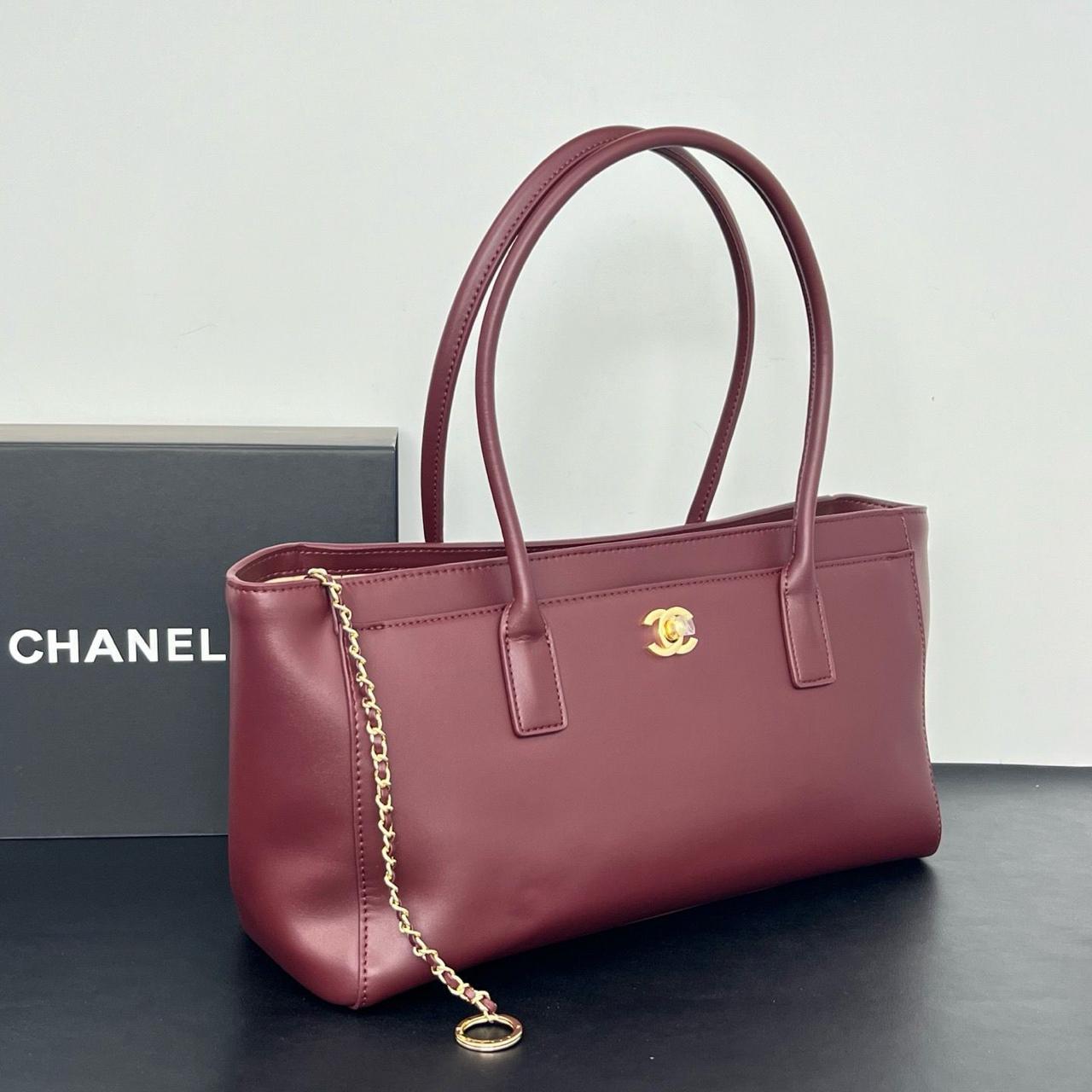 Chanel bag tote