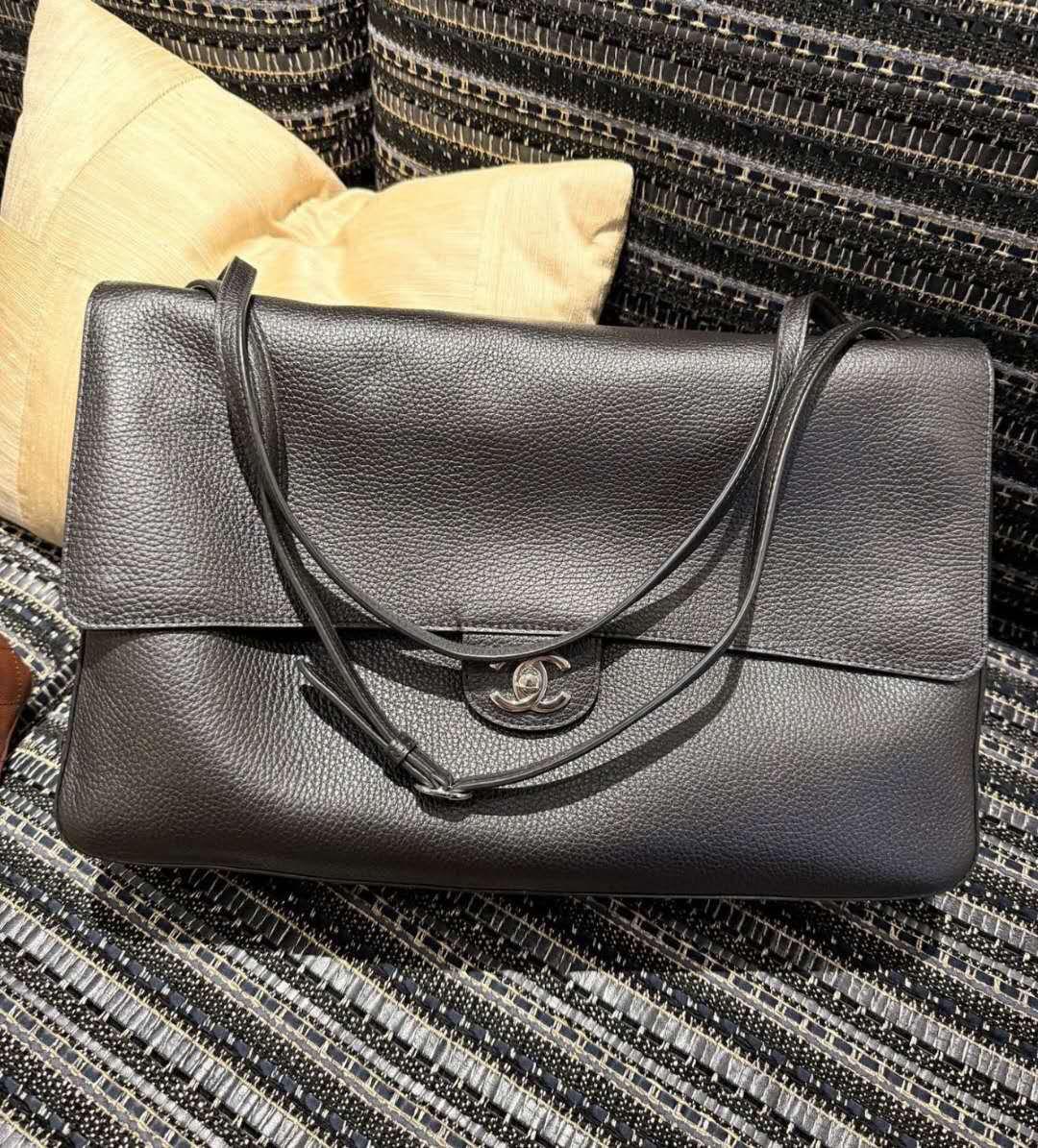 Chanel bag 32 cm