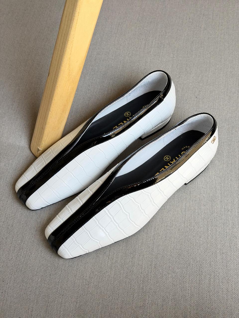 Chanel heels - low heels - flat