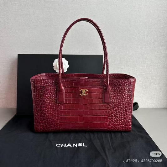 Chanel bag tote