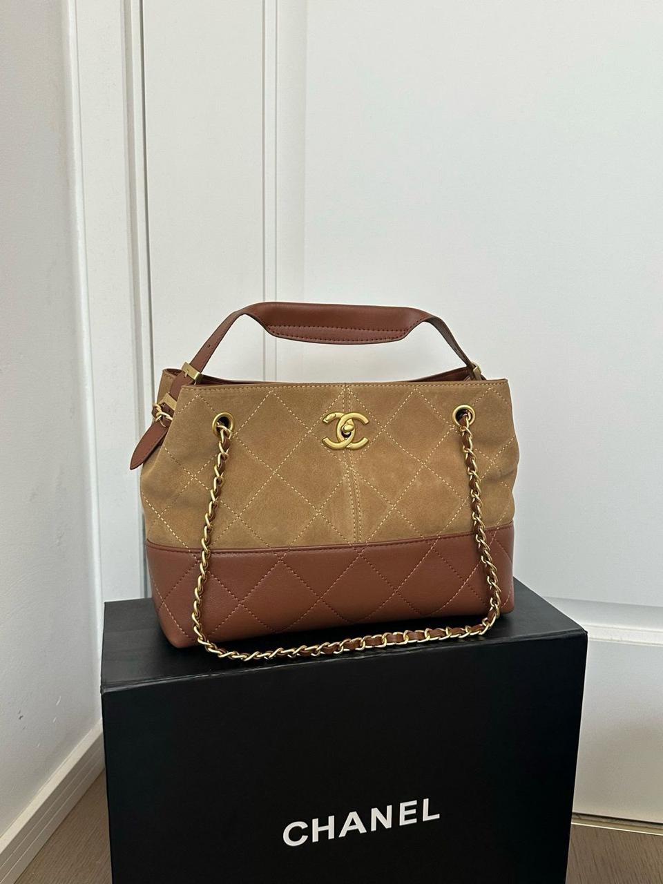 Chanel bag tote