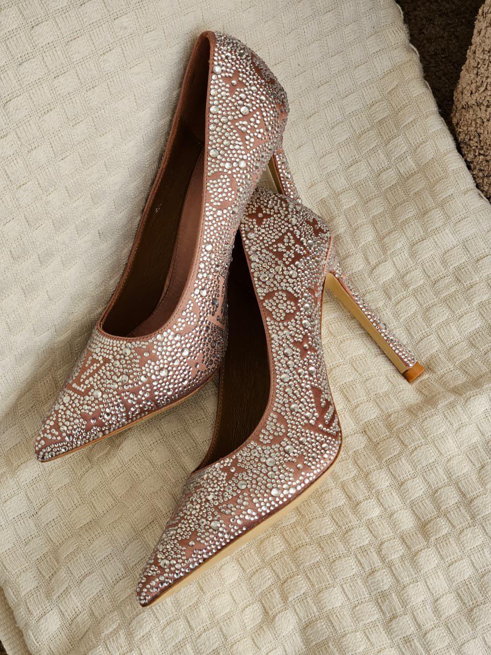 Lv heels