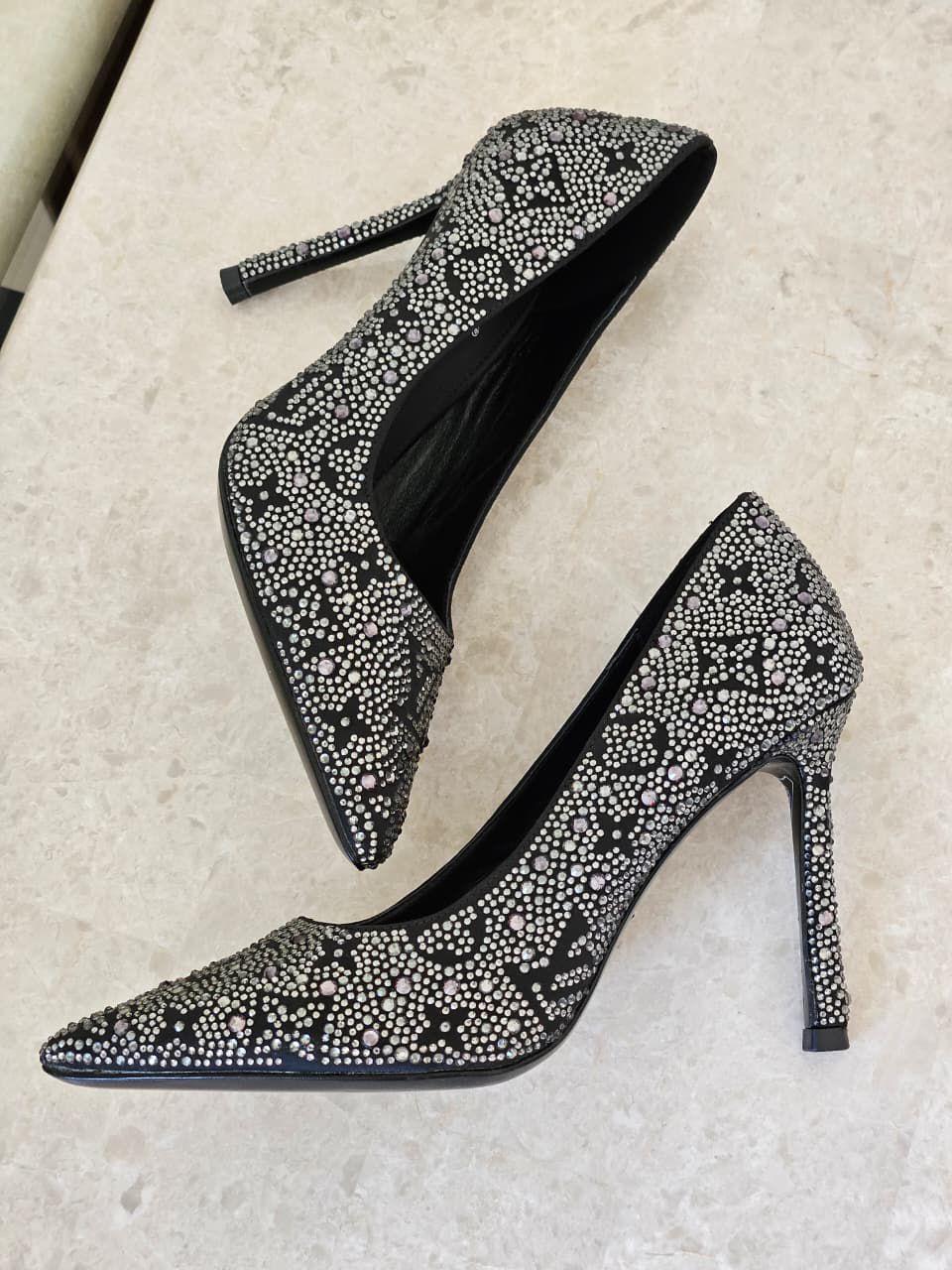 Lv heels
