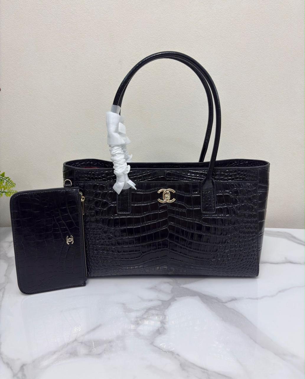 Chanel bag tote with pouch