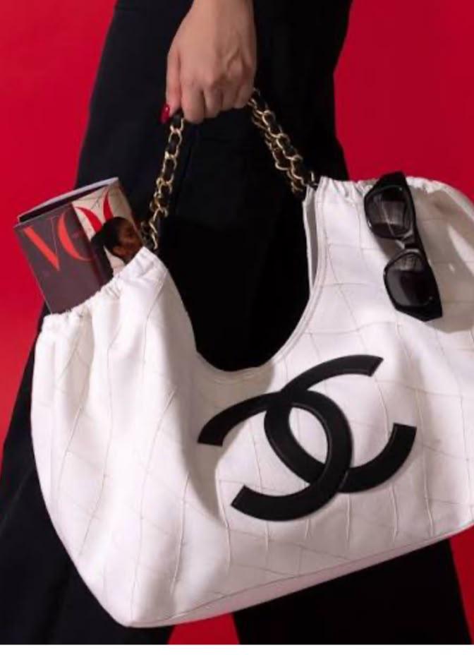 Chanel bag tote