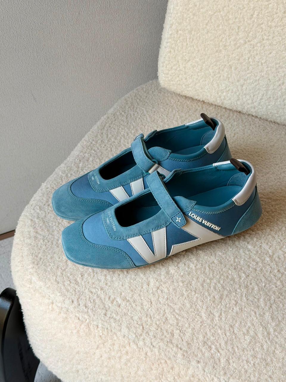 Lv sneakers
