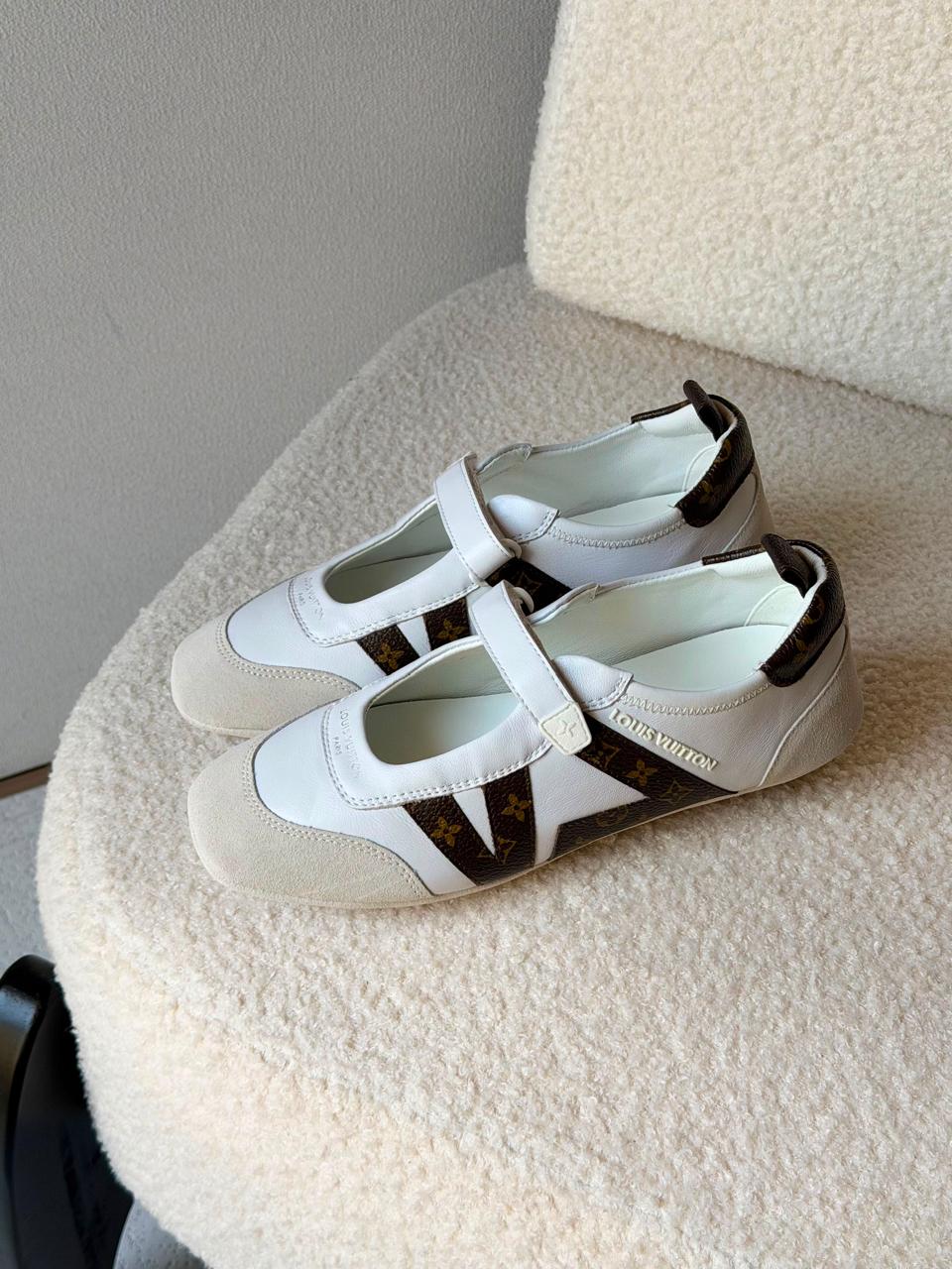 Lv sneakers