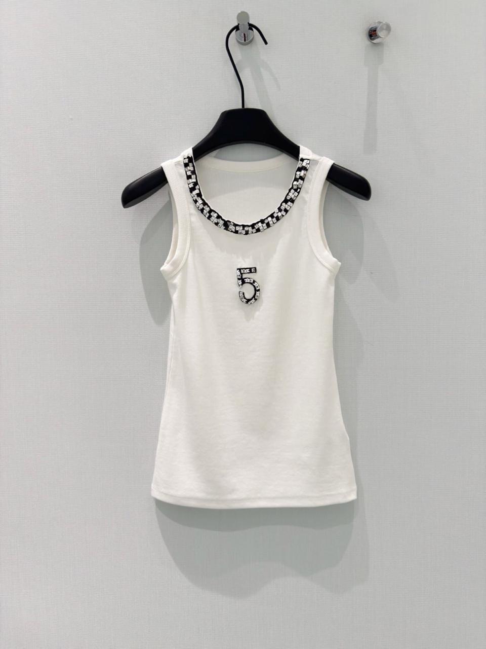 Chanel top