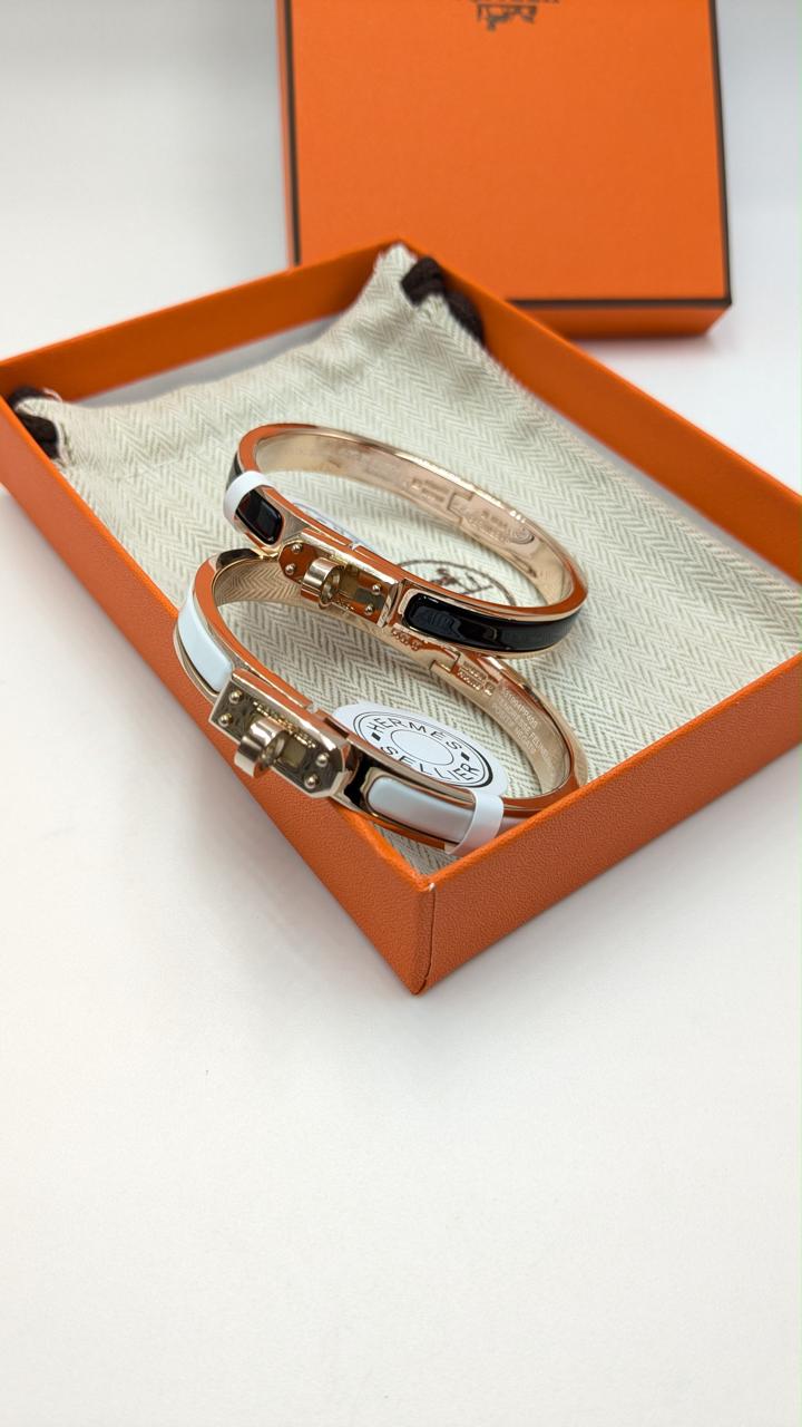 Hermes bangle - rose gold