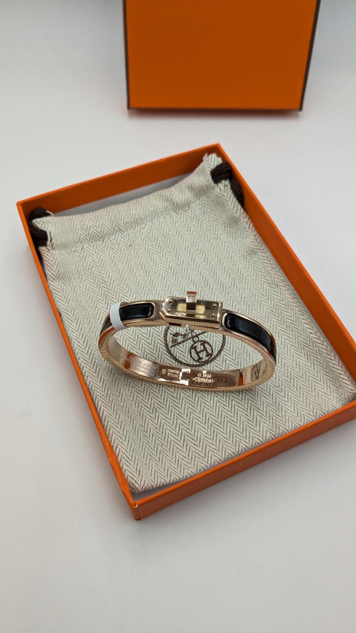 Hermes bangle - rose gold