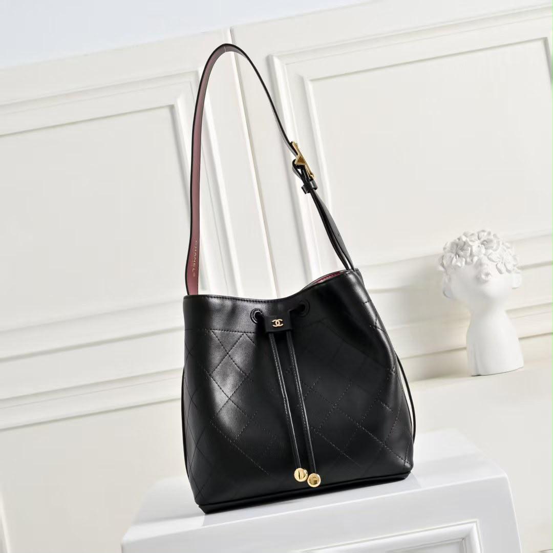 Chanel bag - tote